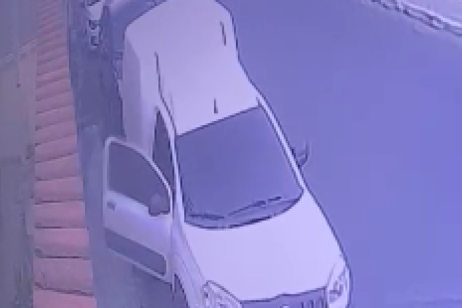 Câmeras de segurança gravaram o momento que o homem foi executado em frente a uma academia de BH  -  (crédito: Redes Sociais/Reprodução) Câmeras de segurança gravaram o momento que o homem foi executado em frente a uma academia de BH  -  (crédito: Redes Sociais/Reprodução)