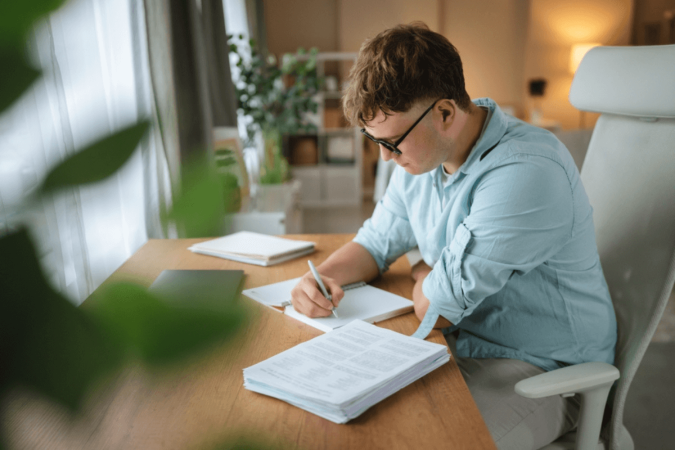 A Teoria de Resposta ao Item (TRI) avalia a coerência das respostas de cada participante (Imagem: Miljan Zivkovic | Shutterstock)  -  (crédito: EdiCase)