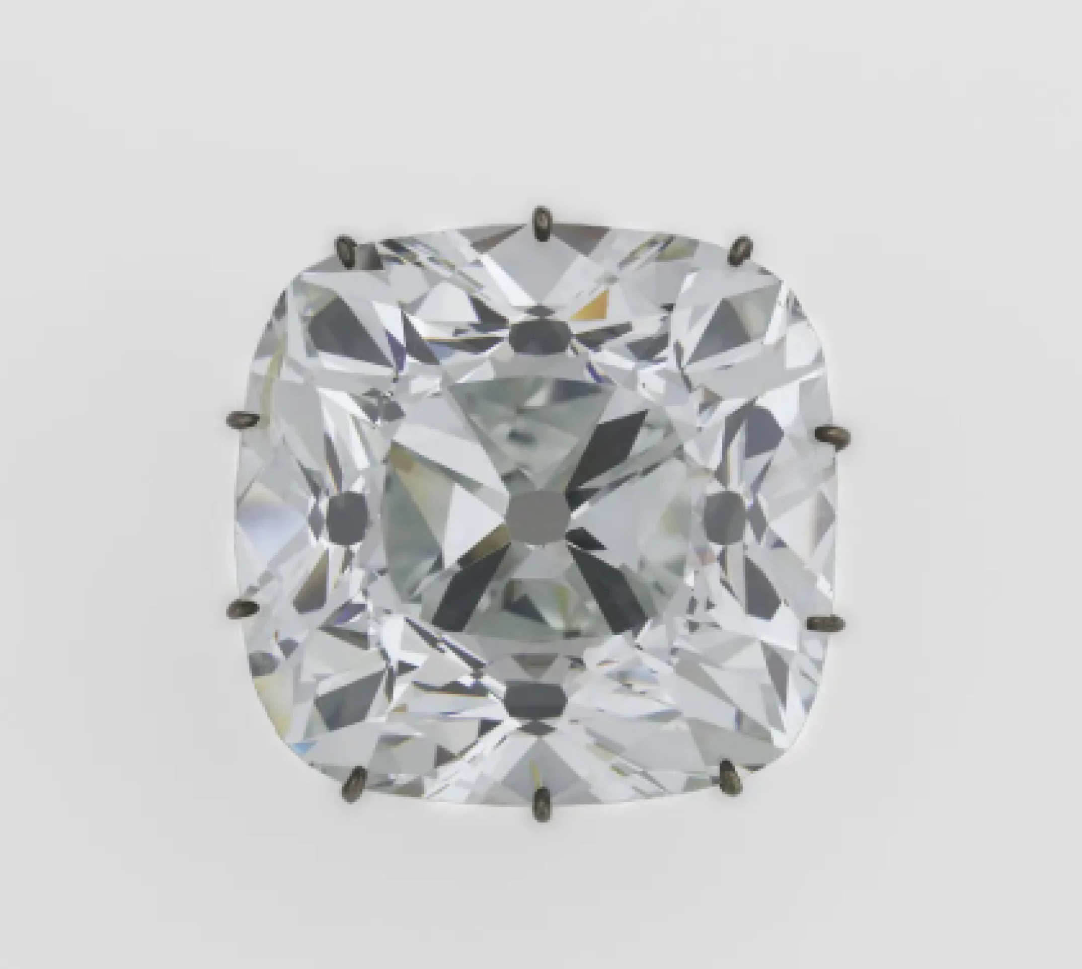 Diamante deixado para trás em roubo no Louvre tem fama de 