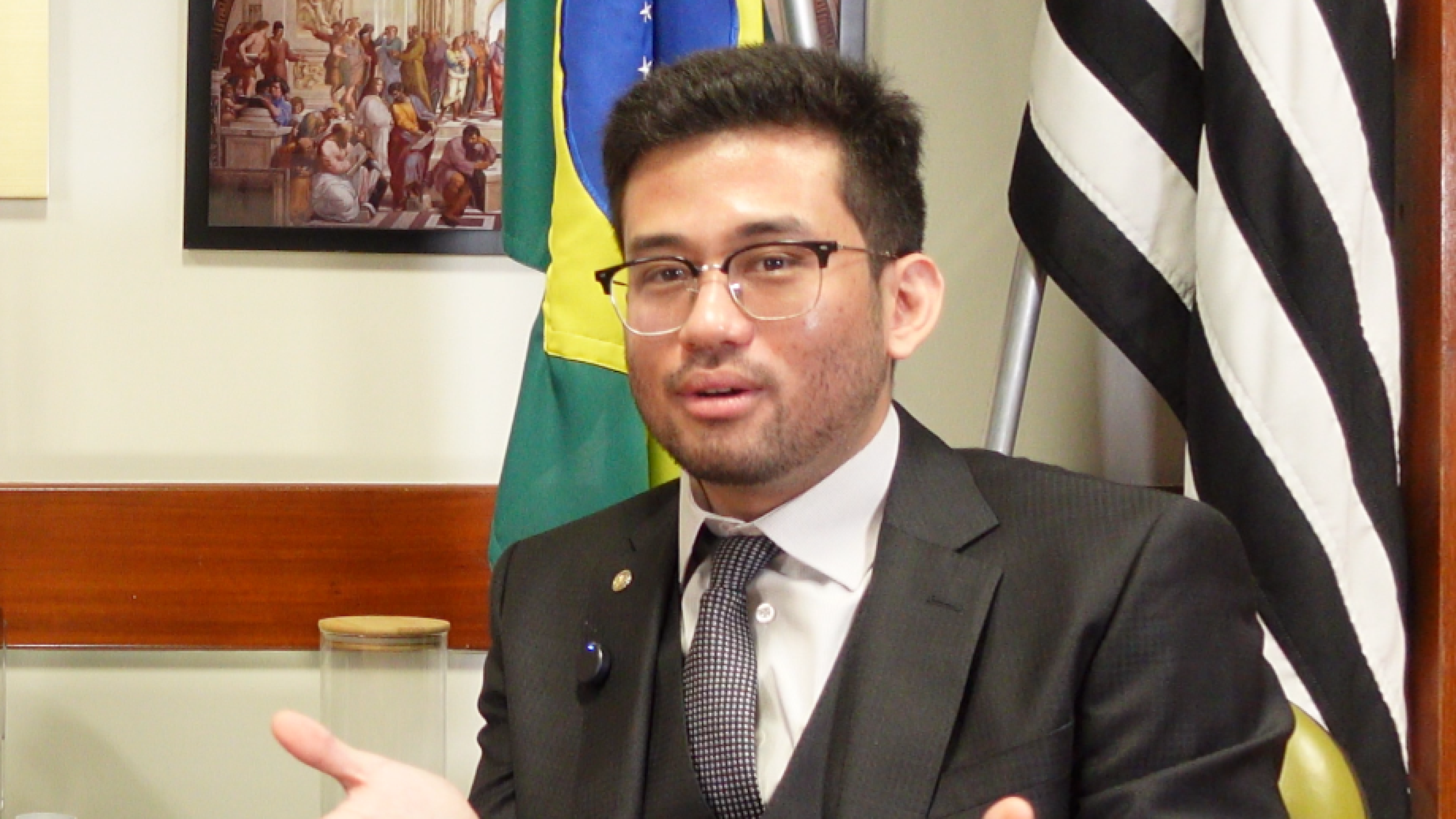 Kim Kataguiri: Bolsonaro deve cumprir pena na cadeia e ir ao hospital quando necessário