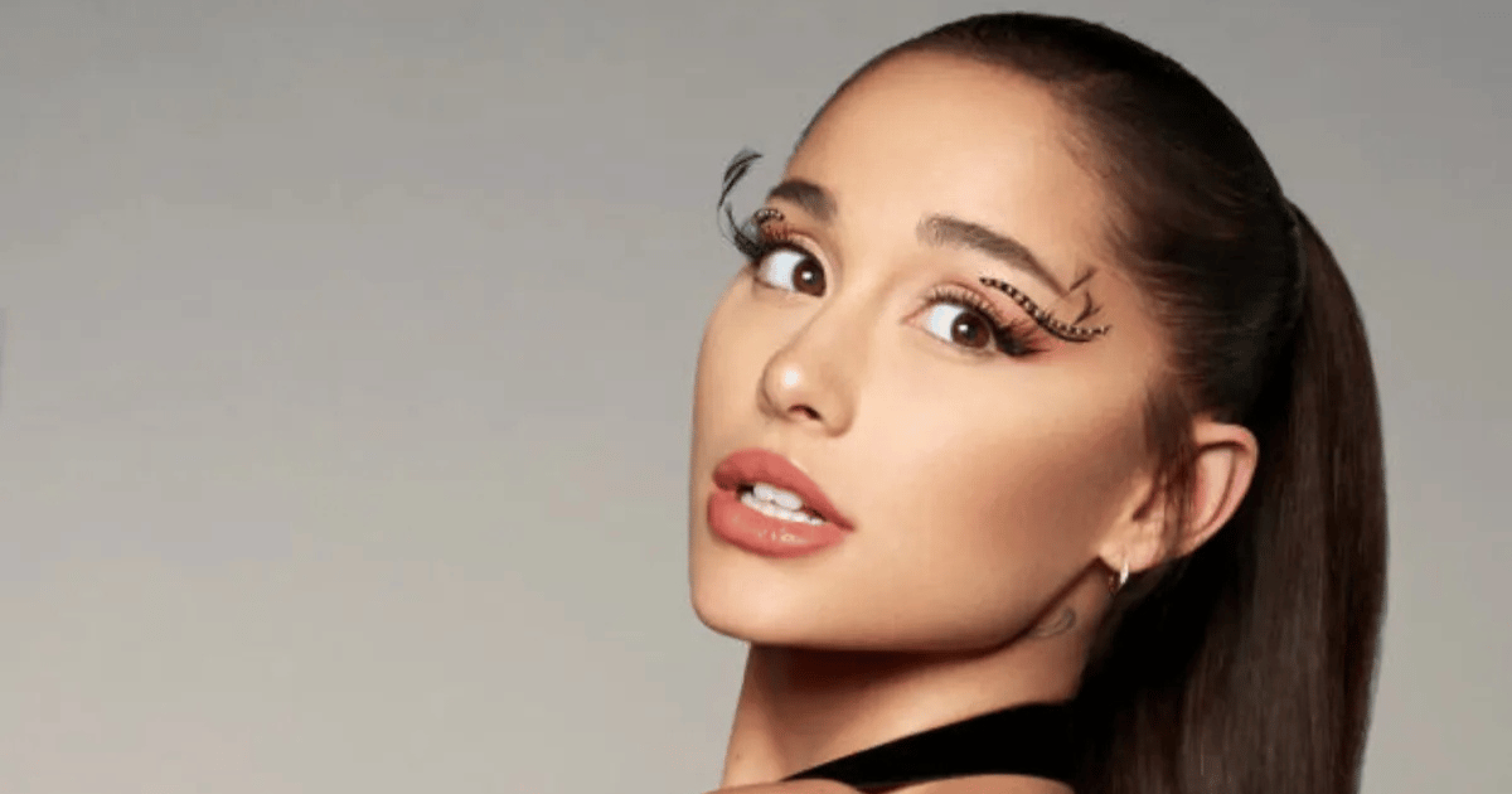 Ariana Grande desabafa após cancelar vinda ao Brasil: “Coração partido”