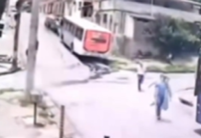 Guarda Municipal foi esfaqueado por motorista de ônibus na Grande BH depois de discussão no trânsito -  (crédito: Redes Sociais/Reprodução)