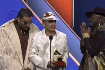 João Gomes recebe o Grammy Latino pelo álbum João Gomes recebe o Grammy Latino pelo álbum