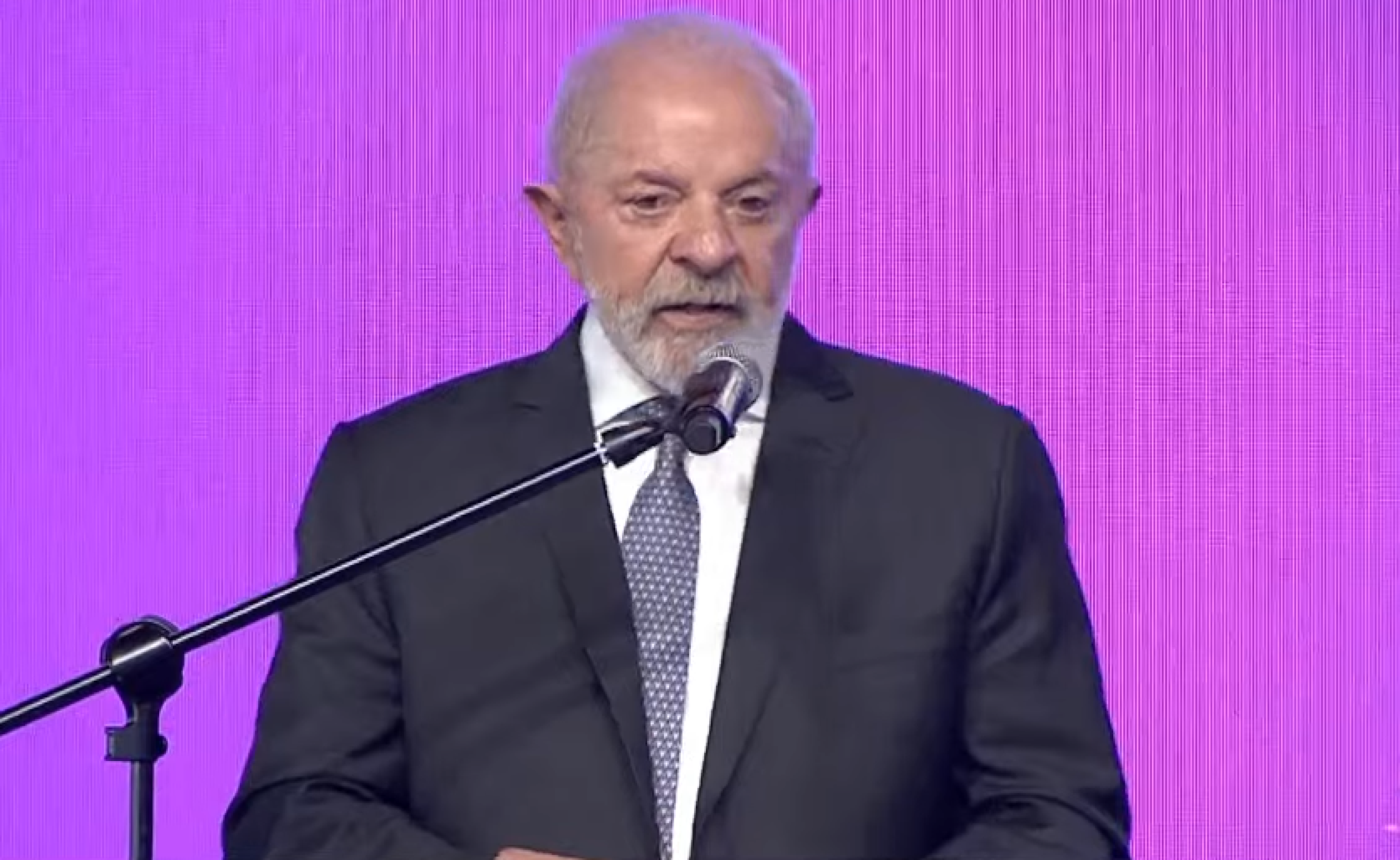 Lula condecora Janja, ministros e personalidades com mérito da educação