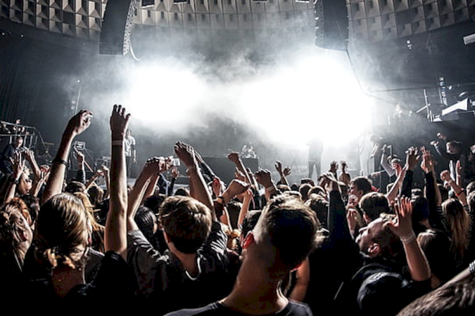 Fãs preferem shows ao vivo do que fazer sexo, diz pesquisa -  (crédito: TMJBrazil)