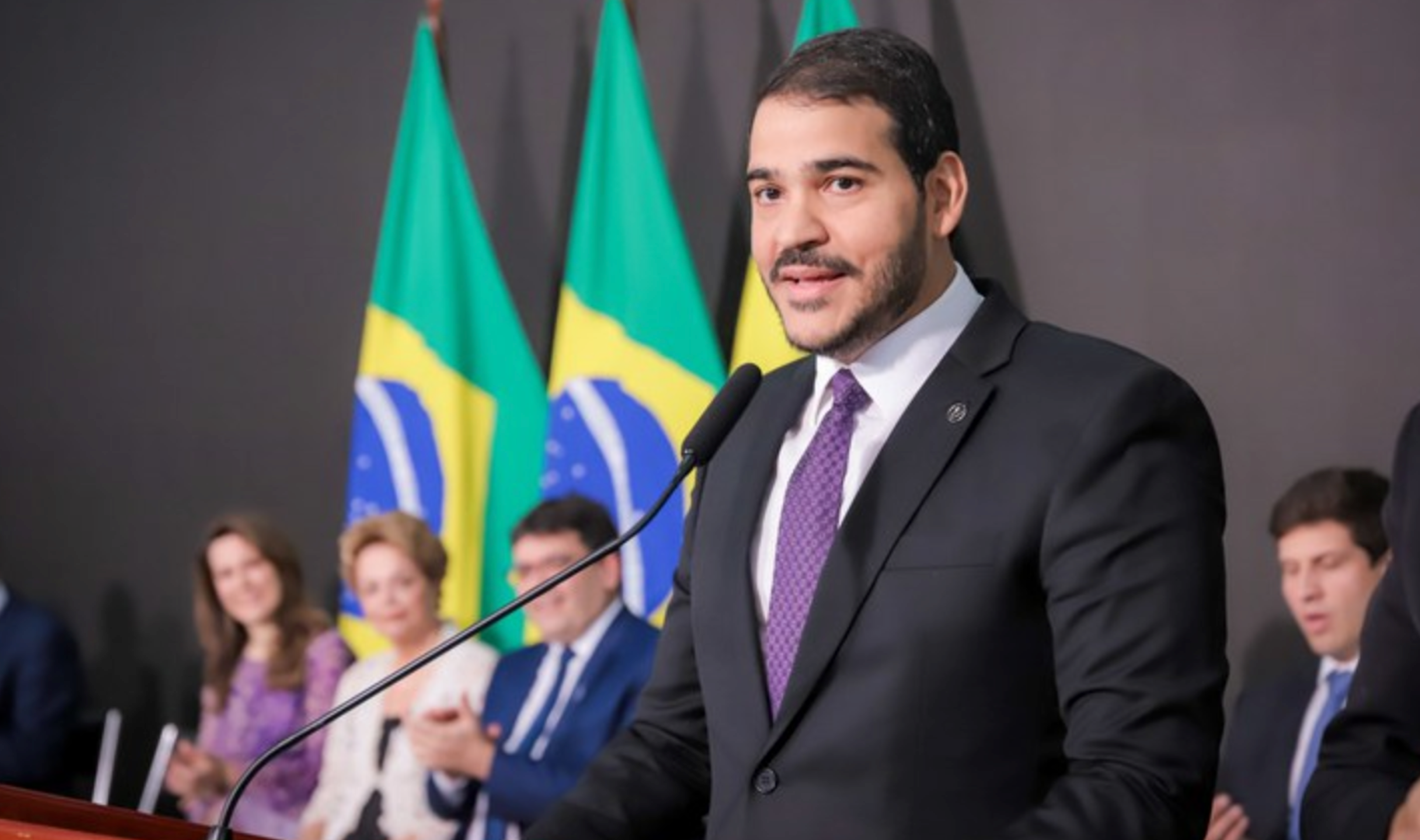 Fidelidade aos chefes e religiosidade: quem é Jorge Messias, indicado de Lula ao STF