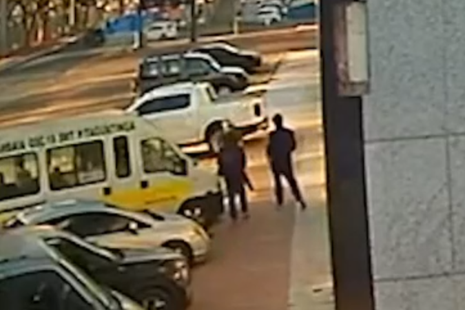 Dois suspeitos armados rendem homem e roubam carro em Taguatinga
 -  (crédito: Divulgação/PCDF)