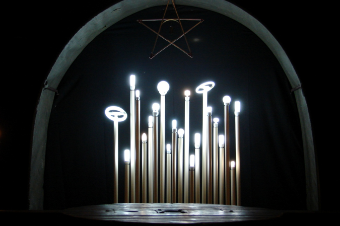 Pequena Companhia de Teatro promove a oficina Artesania Iluminocenográfica: desenvolvendo tecnologia a partir da obsolescência. - (crédito: Marcelo Flecha ) Pequena Companhia de Teatro promove a oficina Artesania Iluminocenográfica: desenvolvendo tecnologia a partir da obsolescência. - (crédito: Marcelo Flecha )