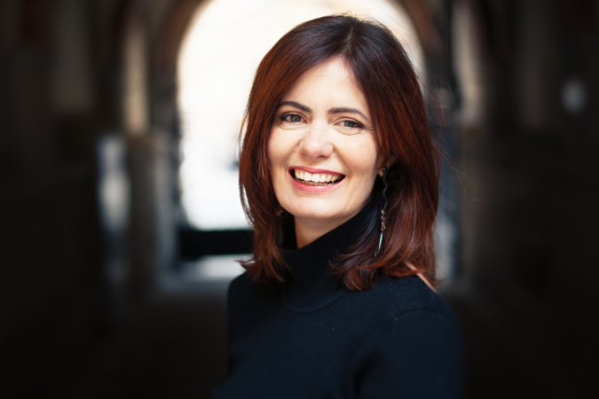 'Tenho um presente para a gente que é uma proposta. O que você acha da gente abrir o nosso casamento?, disse Ilana ao marido, no dia em que celebraram dez anos de casados - (crédito: Getty Images) 'Tenho um presente para a gente que é uma proposta. O que você acha da gente abrir o nosso casamento?, disse Ilana ao marido, no dia em que celebraram dez anos de casados - (crédito: Getty Images)