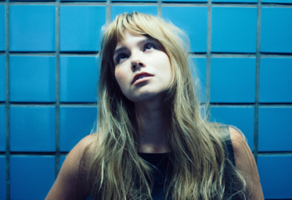 Clarissa transforma recomeços em som no álbum “Tantas Formas de Dizer Adeus” -  (crédito: TMJBrazil) -Clarissa transforma recomeços em som no álbum “Tantas Formas de Dizer Adeus” -  (crédito: TMJBrazil)