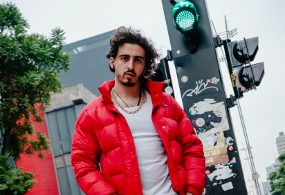 Nick Souza aposta em reggaeton trilíngue no single “Perreo” -  (crédito: TMJBrazil) -Nick Souza aposta em reggaeton trilíngue no single “Perreo” -  (crédito: TMJBrazil)