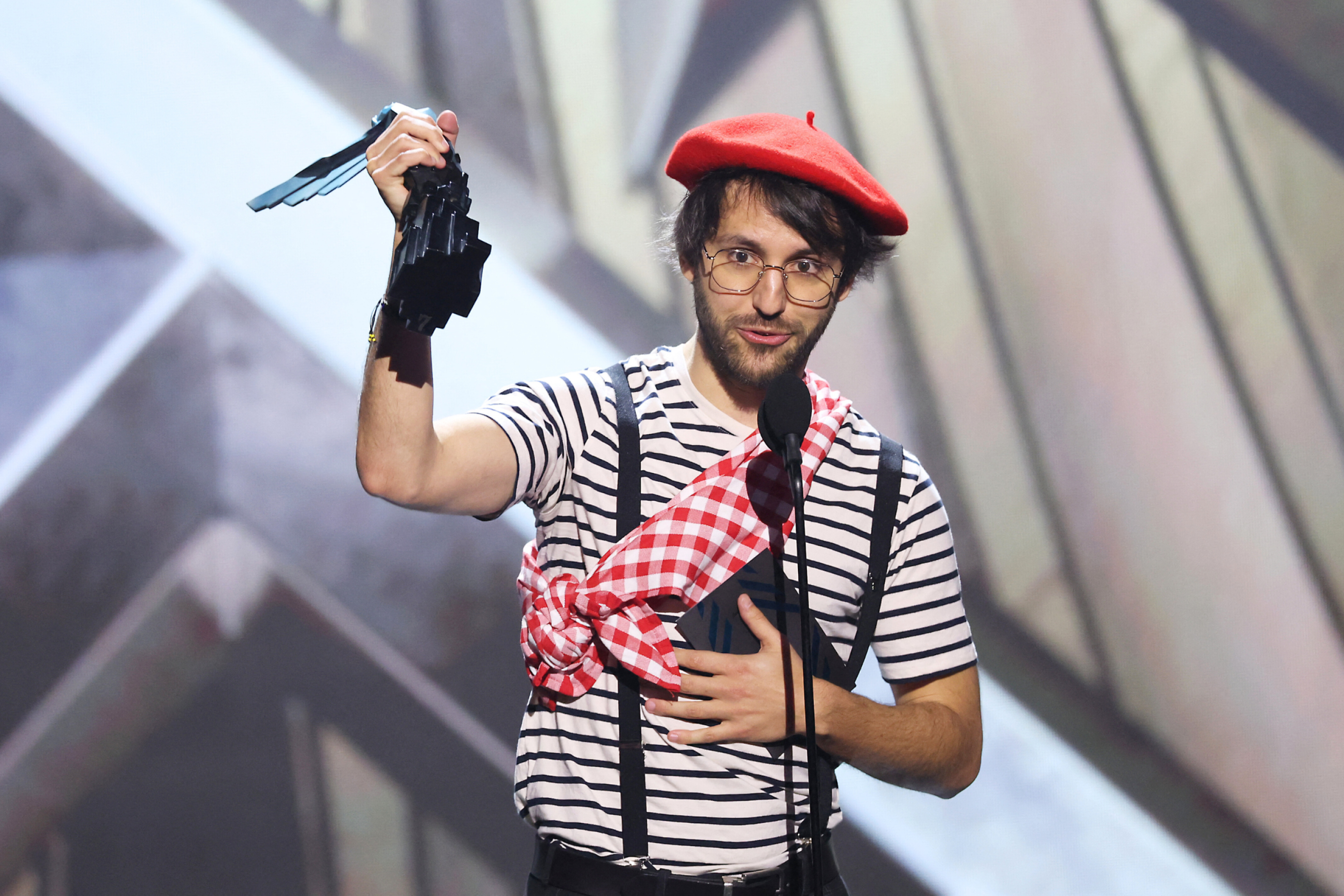 No evento, Guillaume Broche e sua equipe foram vestidos como as skins francesas dos personagens