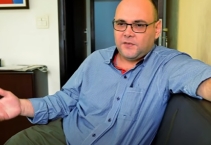 O homem que se popularizou como o 