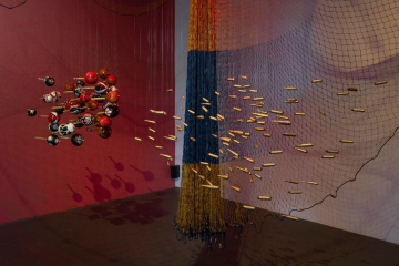 Todos falam de mim, ninguém me representa: um olhar indígena sobre a obra de Rugendas Curadoria: Ziel Karapotó e Nara Galvão. Abertura hoje, às 10h, na Caixa Cultural Brasília (SBS Q. 4 Lotes ¾). Visitação até 1º de fevereiro de 2026, de terça a domingo, das 9h às 21h. Entrada gratuita