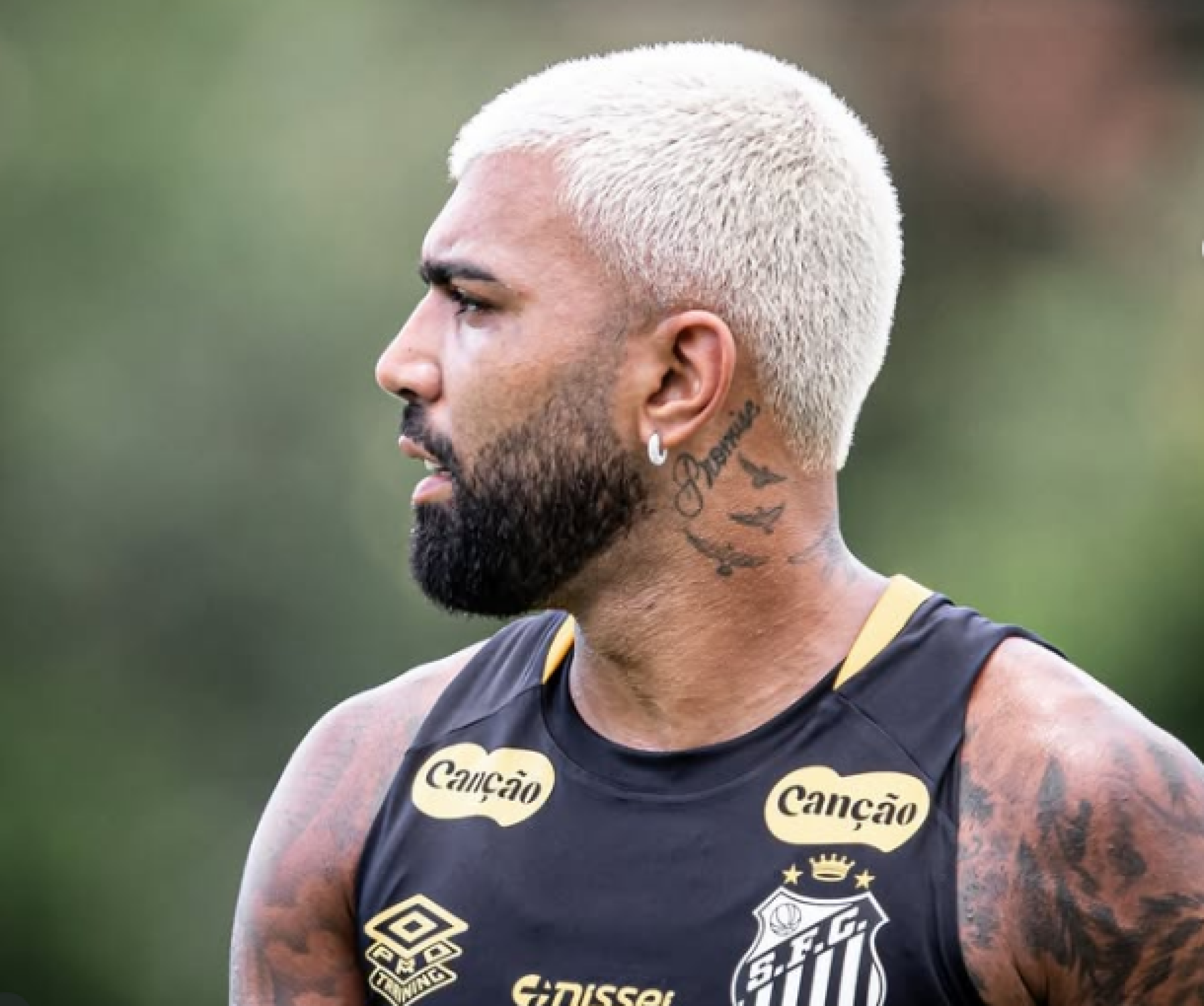 Gabigol faz 1º treino no Santos e exalta o clube: 'É uma causa'