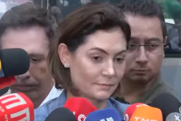 Michelle Bolsonaro também criticou o que classificou como demora e inconsistência nas informações sobre o atendimento prestado após o acidente. -  (crédito: Reprodução/Youtube)