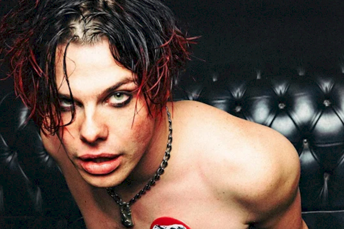 Yungblud relança ‘Weird’ em edição especial de aniversário - (crédito: TMJBrazil) Yungblud relança ‘Weird’ em edição especial de aniversário - (crédito: TMJBrazil)