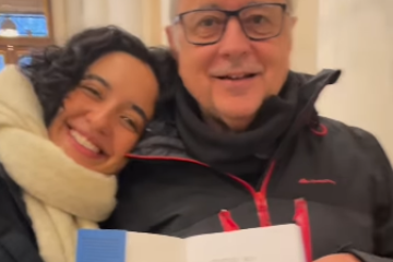 Mariana relatou que, após a descoberta, o professor passou a registrar o momento em fotos -  (crédito: Reprodução/Instagram/@maripcl)