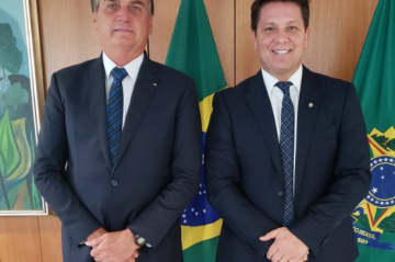 O ex-presidente Jair Bolsonaro, e o ex-secretário de cultura e atual deputado federal, Mário Farias (PL-SP): defesa nas redes sociais -  (crédito: Reprodução / X/ @mfriasoficial) -O ex-presidente Jair Bolsonaro, e o ex-secretário de cultura e atual deputado federal, Mário Farias (PL-SP): defesa nas redes sociais -  (crédito: Reprodução / X/ @mfriasoficial)