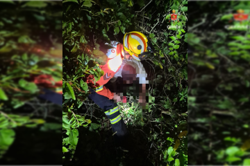 Homem foi resgatado e levado ao hospital -  (crédito: CBMDF/Divulgação)