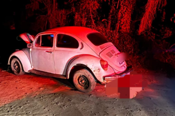 Motorista do Fusca atropelou e matou pedestre em estrada rural do Sul de Minas -  (crédito: Corpo de Bombeiros/Reprodução)