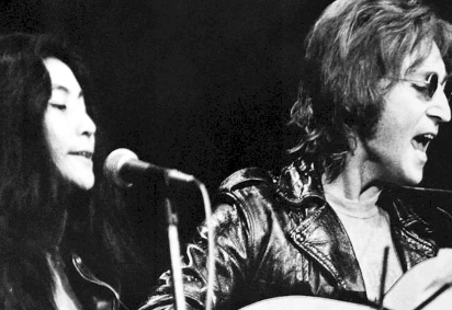 John Lennon e Yoko Ono: ‘Happy Xmas’ é relançado em vinil -  (crédito: TMJBrazil) -John Lennon e Yoko Ono: ‘Happy Xmas’ é relançado em vinil -  (crédito: TMJBrazil)