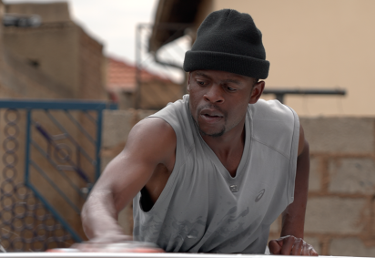 Christy Chitengu só descobriu aos 17 anos que era apátrida -  (crédito: Ed Habershon / BBC) -Christy Chitengu só descobriu aos 17 anos que era apátrida -  (crédito: Ed Habershon / BBC)