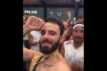 O vendedor Raoni Medeiros durante a curtição no 'Ensaio da Anitta', nessa terça-feira (20/1) -  (crédito: Reprodução / X / @poptime)