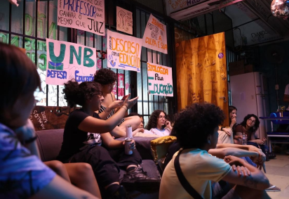 Ataques foram gravados e publicados por Victor Jansen, ativista ligado ao movimento pol&iacute;tico conservador no Distrito Federal  
 -  (crédito: Reprodu&ccedil;&atilde;o/ Centro Acad&ecirc;mico de Biologia)