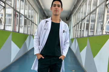 Carlos Eduardo, 21 anos, é estudante de medicina na Universidade Federal do Ceará (UFC) - (crédito: Arquivo pessoal)
Carlos Eduardo, 21 anos, é estudante de medicina na Universidade Federal do Ceará (UFC) - (crédito: Arquivo pessoal)
