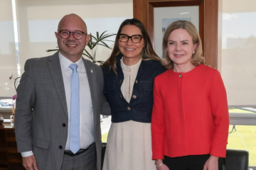 Próximo ministro da Secretaria de Relações Institucionais, Olavo Noleto aparece ao lado de Janja e Gleisi Hoffmann -  (crédito: Reprodução/Instagram @OlavoNoleto)