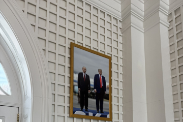 Foto mostra imagem de Trump e Putin emoldurada na Casa Branca - (crédito: Reprodução/X) Foto mostra imagem de Trump e Putin emoldurada na Casa Branca - (crédito: Reprodução/X)