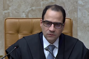 Na abertura do Ano Legislativo, Beto Simonetti criticou 'vazamentos seletivos orientados por interesses políticos' -  (crédito: Reprodução/Youtube CanalGov)