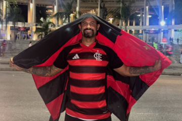 O Goleiro Bruno, em frente ao Maracanã, antes do confronto do Flamengo diante do Internacional, na última quarta-feira (4/2) -  (crédito: Reprodução / Instagram / @oficialbrunogoleiro)