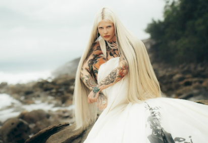 Bárbara Grando transforma recomeço pessoal em hino de autoestima no single ‘Dizendo Sim pra Mim’ - (crédito: TMJBrazil) Bárbara Grando transforma recomeço pessoal em hino de autoestima no single ‘Dizendo Sim pra Mim’ - (crédito: TMJBrazil)