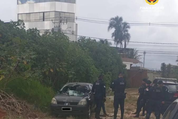 Os ladrões foram contido por moradores e funcionários da oficina - (crédito: PMDF) Os ladrões foram contido por moradores e funcionários da oficina - (crédito: PMDF)