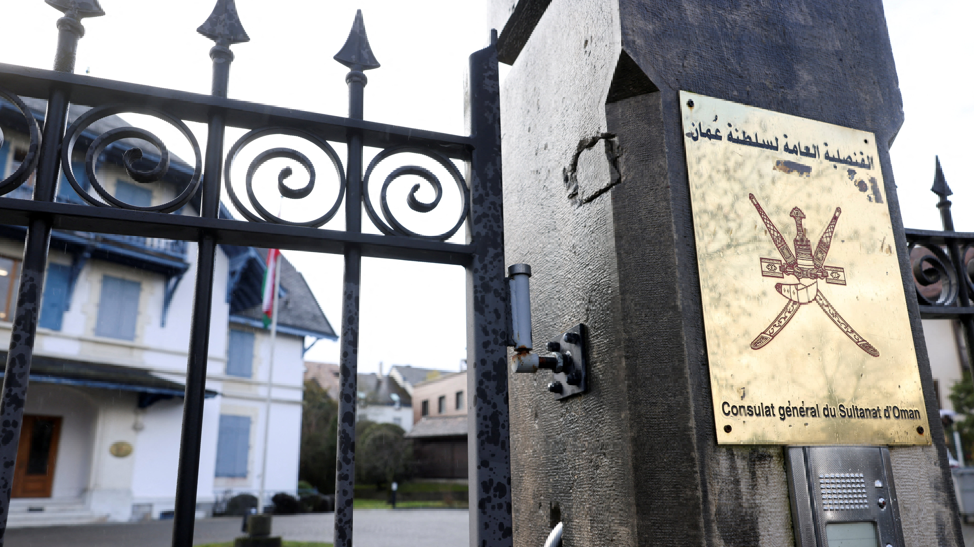 Os EUA divulgaram uma imagem do grupo de ataque do porta-aviões Lincoln no Mar da Arábia -  (crédito: Reuters)