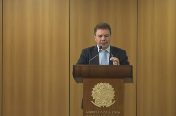 Ministro da Justiça e Segurança Pública, Wellington César Lima e Silva, em conversa com jornalistas sobre a aprovação do Projeto de Lei Antifacção na Câmara -  (crédito: Reprodução/Youtube MJ)