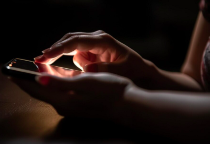 Mulher suspeita de aplicar fraudes pela internet no DF &eacute; presa -  (crédito: Freepik/stockgiu) -Mulher suspeita de aplicar fraudes pela internet no DF &eacute; presa -  (crédito: Freepik/stockgiu)