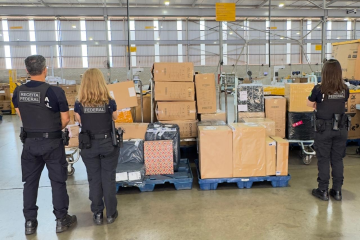 Foram apreendidas aproximadamente R$ 150 mil em mercadorias importadas irregularmente - (crédito: Divulgação/Receita Federal) Foram apreendidas aproximadamente R$ 150 mil em mercadorias importadas irregularmente - (crédito: Divulgação/Receita Federal)