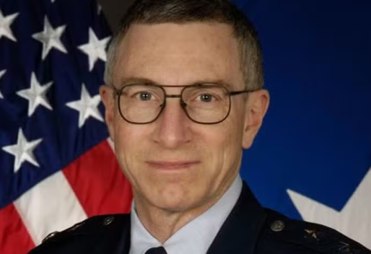 O major-general da reserva da força aérea norte-americano, William Neil McCasland está desaparecido desde 27 de fevereiro de 2026 -  (crédito: Reproduçaõ/ US Air Force) -O major-general da reserva da força aérea norte-americano, William Neil McCasland está desaparecido desde 27 de fevereiro de 2026 -  (crédito: Reproduçaõ/ US Air Force)