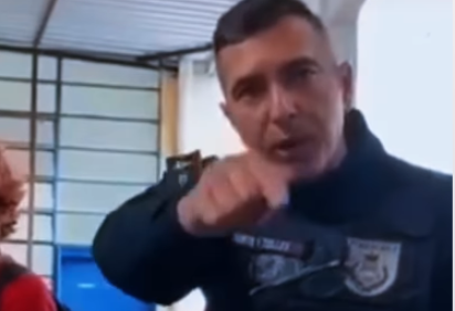  Policial militar agride adolescentes dentro de escola pública no Rio de Janeiro -  (crédito: Reprodução/Redes sociais )
