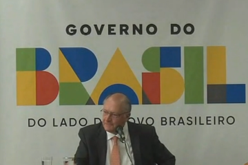 Geraldo Alckmin participou de um café da manhã com jornalistas, em Brasília. Evento marcou a saída dele do comando do Ministério do Desenvolvimento, Indústria, Comércio e Serviços (Mdic) -  (crédito: Reprodução/Youtube Mdic)