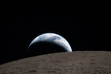 'Earthset' é o pôr do sol da Terra visto do horizonte lunar - (crédito: Reprodução/NASA) 'Earthset' é o pôr do sol da Terra visto do horizonte lunar - (crédito: Reprodução/NASA)
