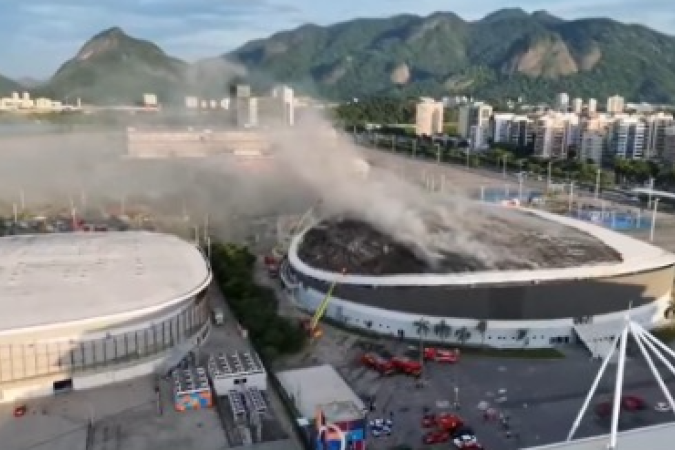 Vídeo divulgado pelo Centro de Operações Rio mostram as chamas já controladas - (crédito: Reprodução/X/@OperacoesRio) Vídeo divulgado pelo Centro de Operações Rio mostram as chamas já controladas - (crédito: Reprodução/X/@OperacoesRio)