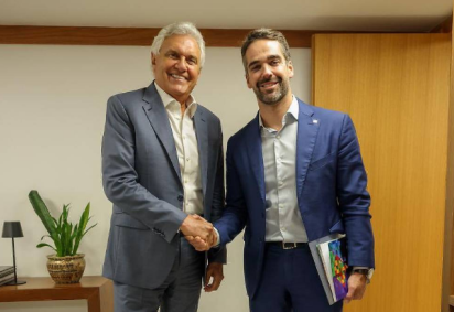 O governador do Rio Grande do Sul, Eduardo Leite (PSD) (direita), ao lado do ex-governador de Goiás, Ronaldo Caiado (PSD) (esquerda), pré-candidato à Presidência pelo partido -  (crédito: Reprodução / X / @EduardoLeite) -O governador do Rio Grande do Sul, Eduardo Leite (PSD) (direita), ao lado do ex-governador de Goiás, Ronaldo Caiado (PSD) (esquerda), pré-candidato à Presidência pelo partido -  (crédito: Reprodução / X / @EduardoLeite)