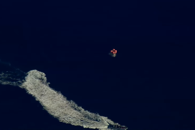 Embarcações se aproxima do local de pouso