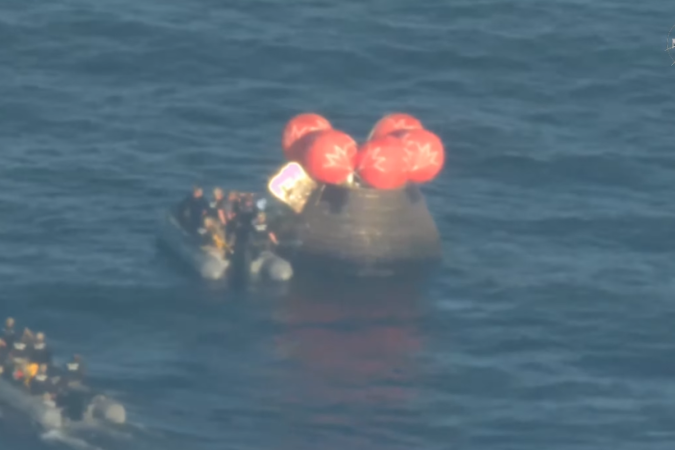 Astronautas da Artemis II são resgatados