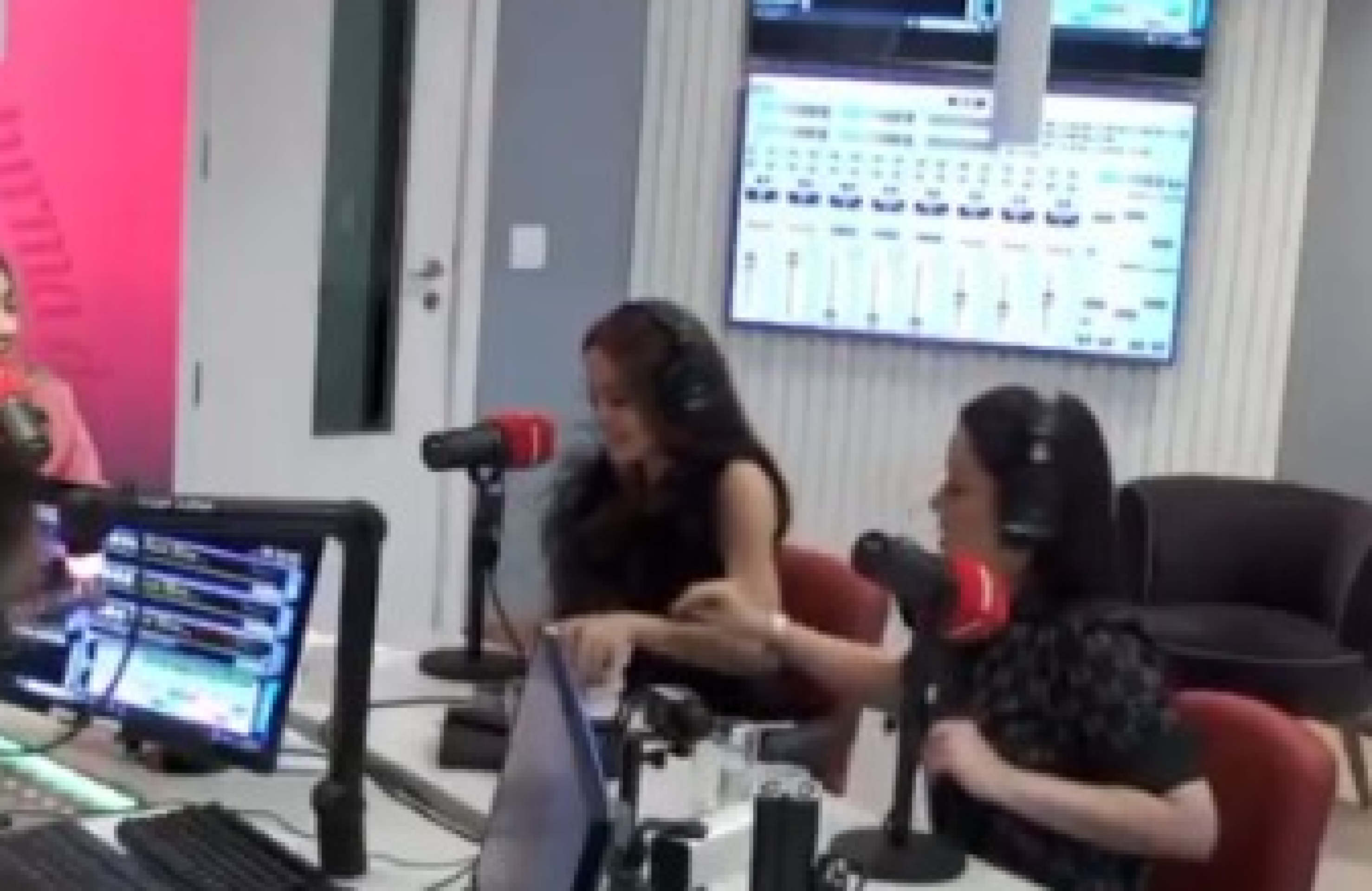 Maiara e Maraisa discutem durante entrevista e cena viraliza