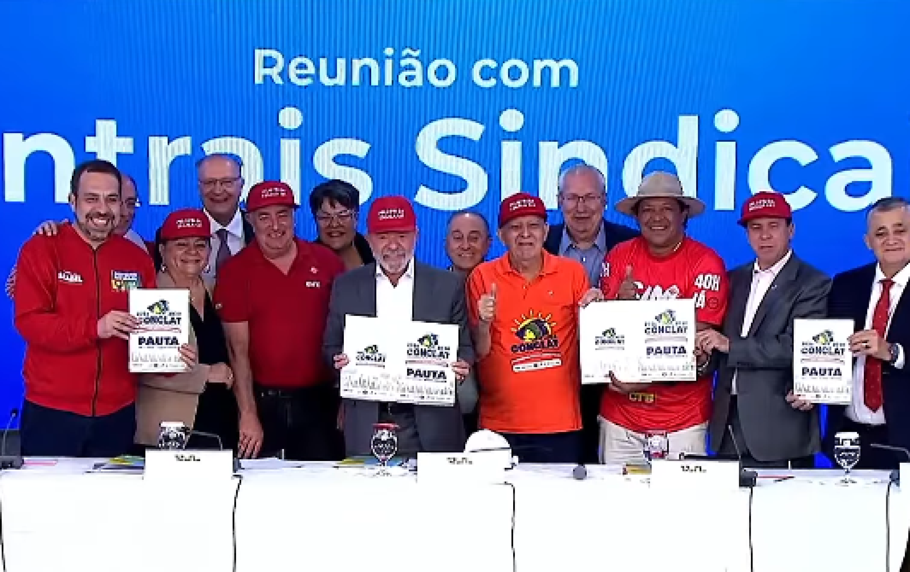 Lula defende contribuição sindical em meio ao 